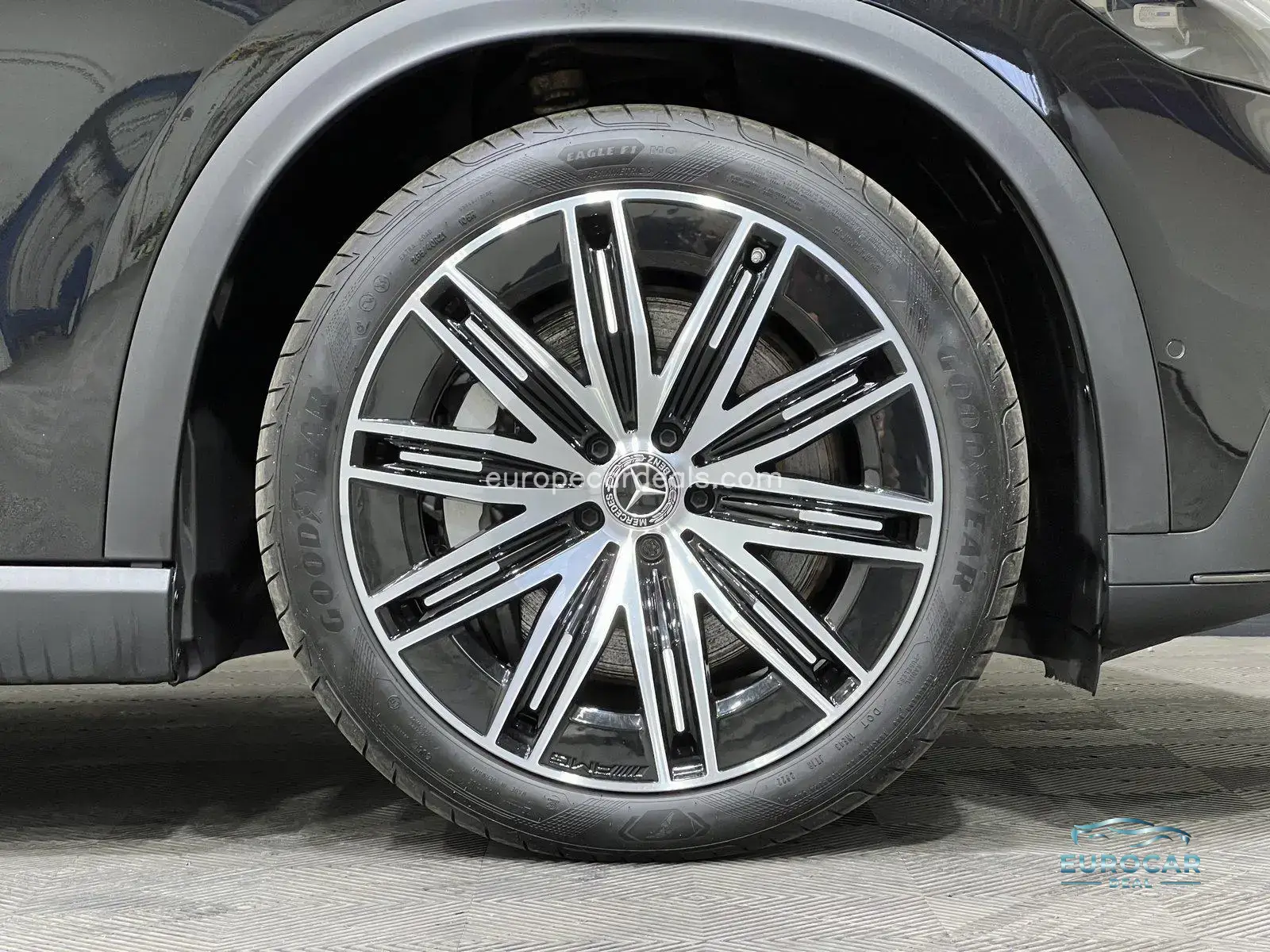 Mercedes-Benz EQE SUV