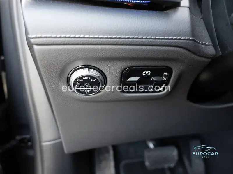 Mercedes-Benz EQE SUV