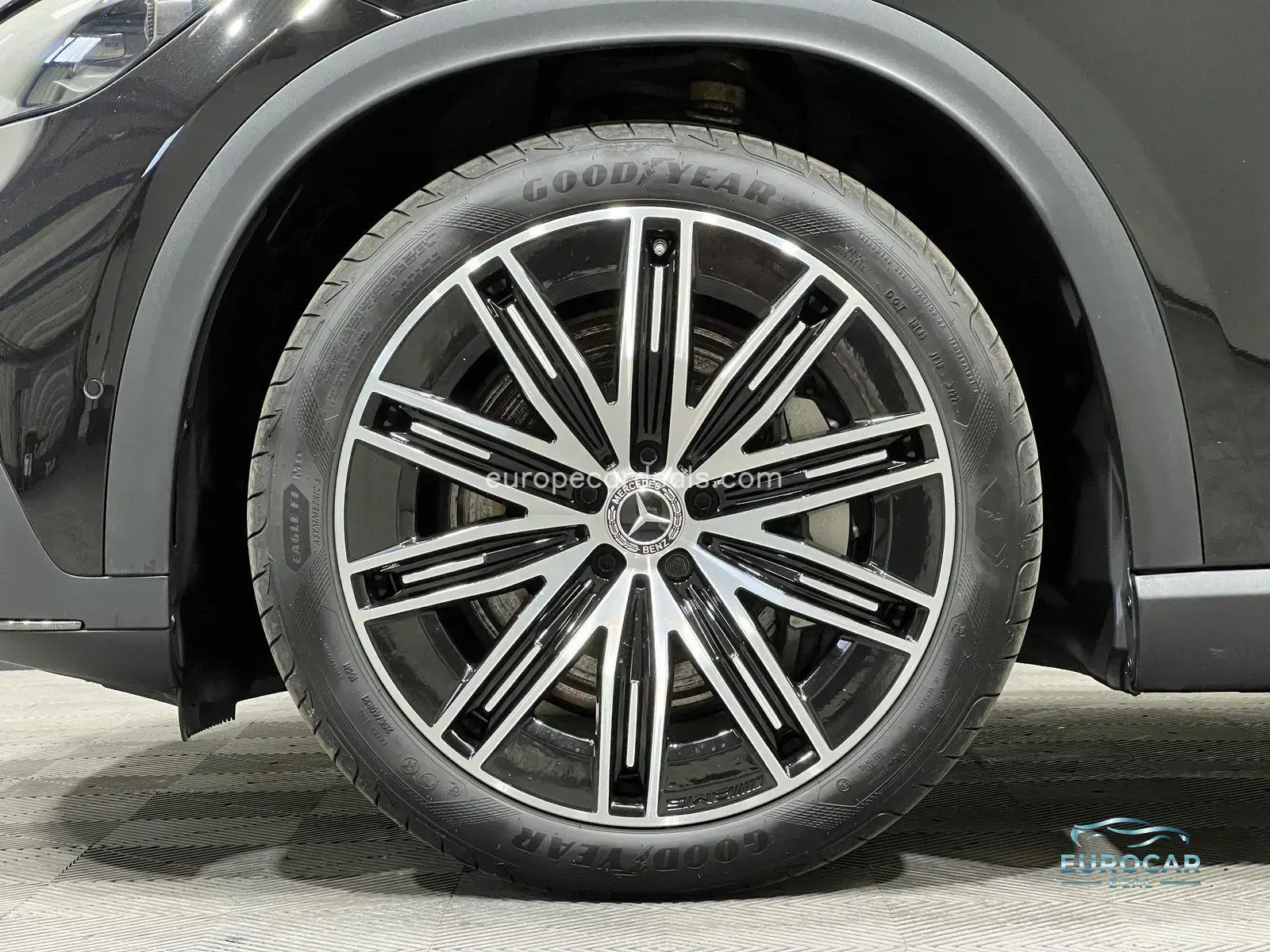 Mercedes-Benz EQE SUV