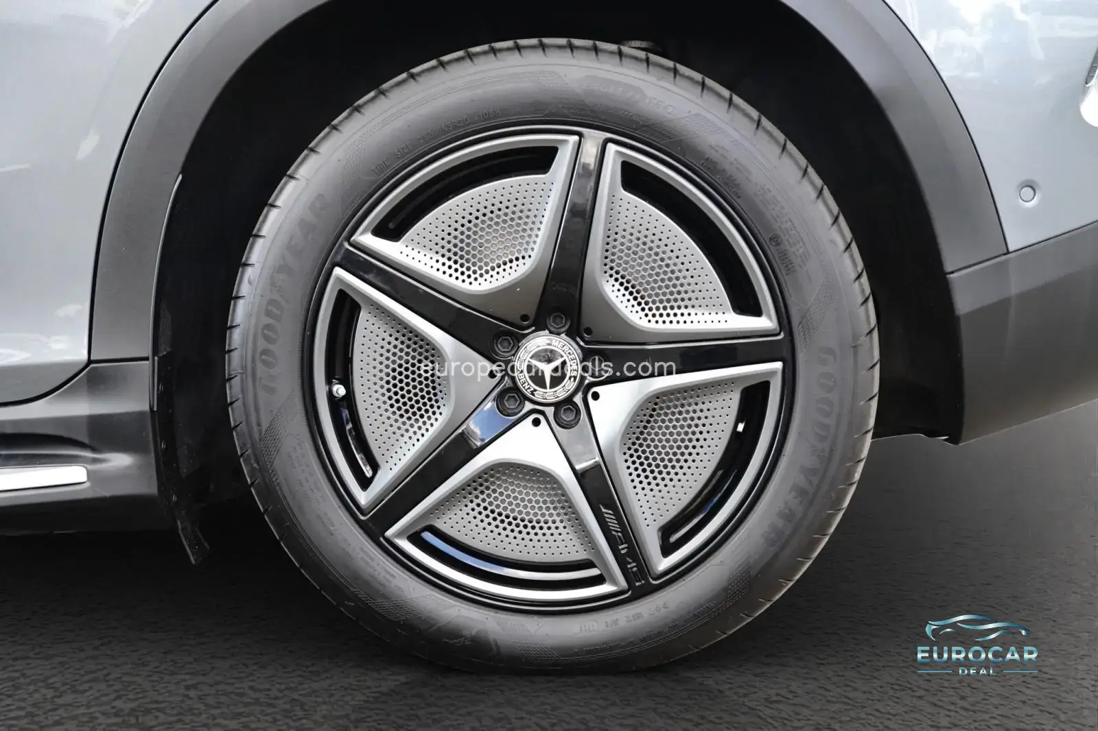 Mercedes-Benz EQE SUV