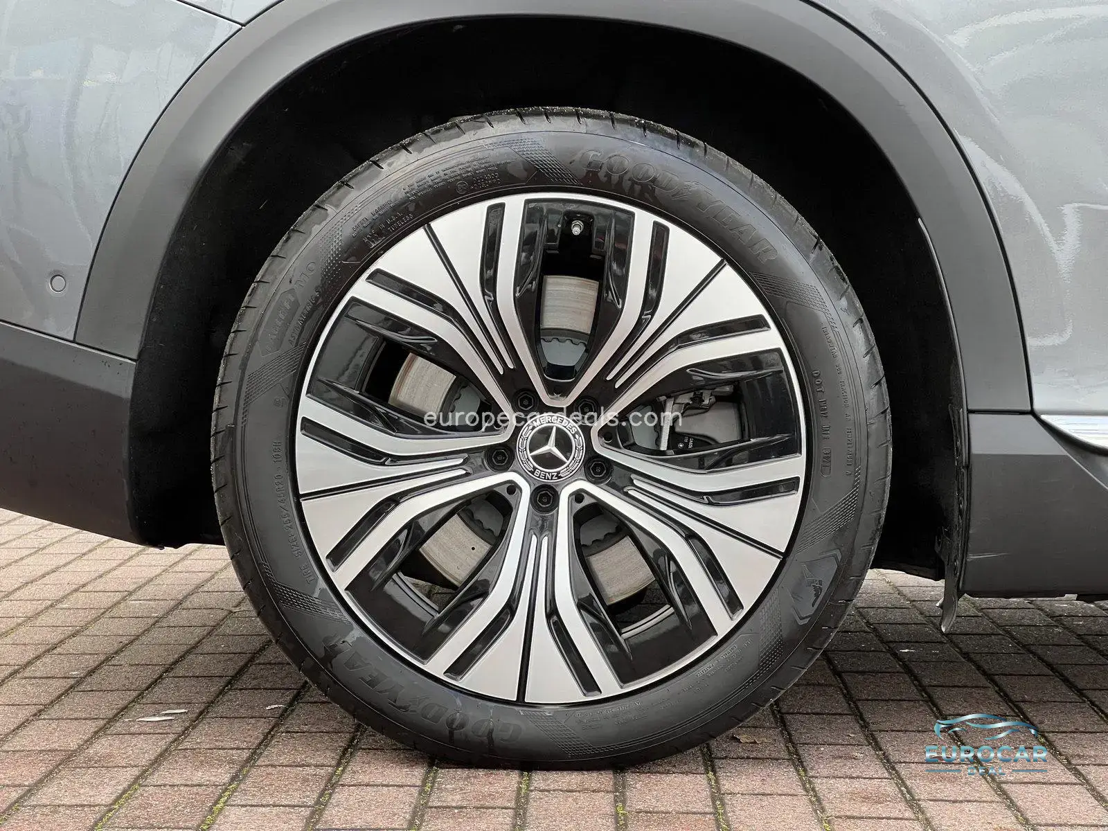 Mercedes-Benz EQE SUV