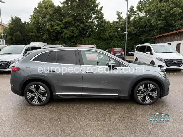 Mercedes-Benz EQE SUV
