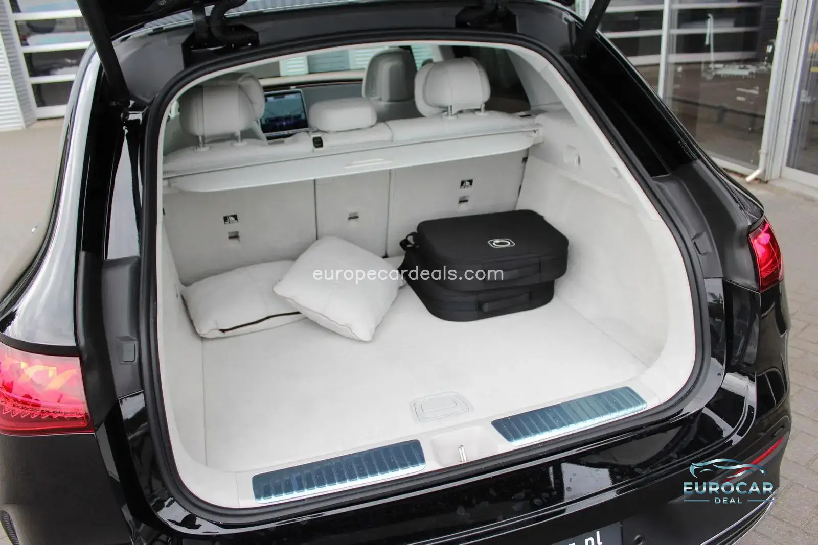 Mercedes-Benz EQE SUV