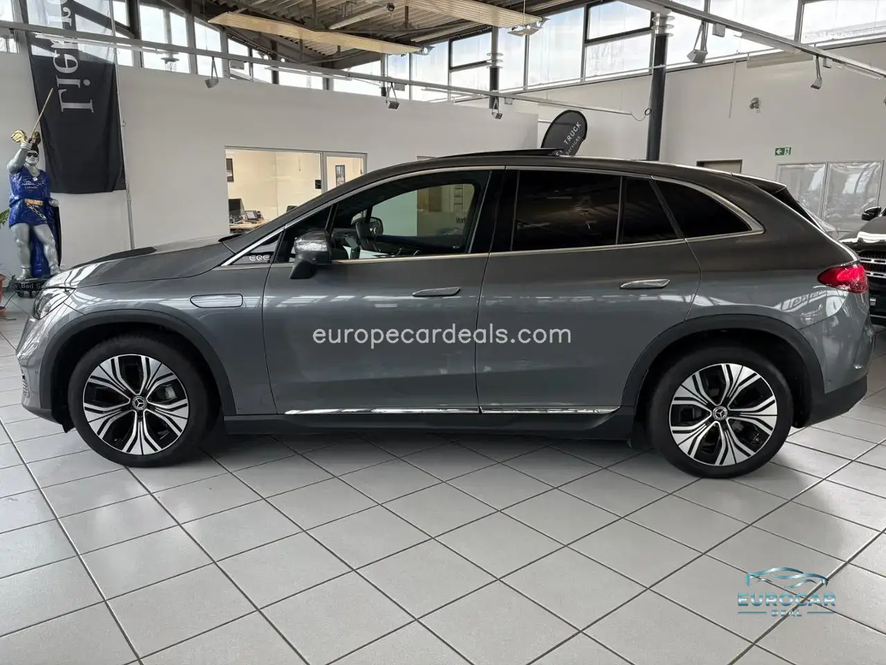 Mercedes-Benz EQE SUV