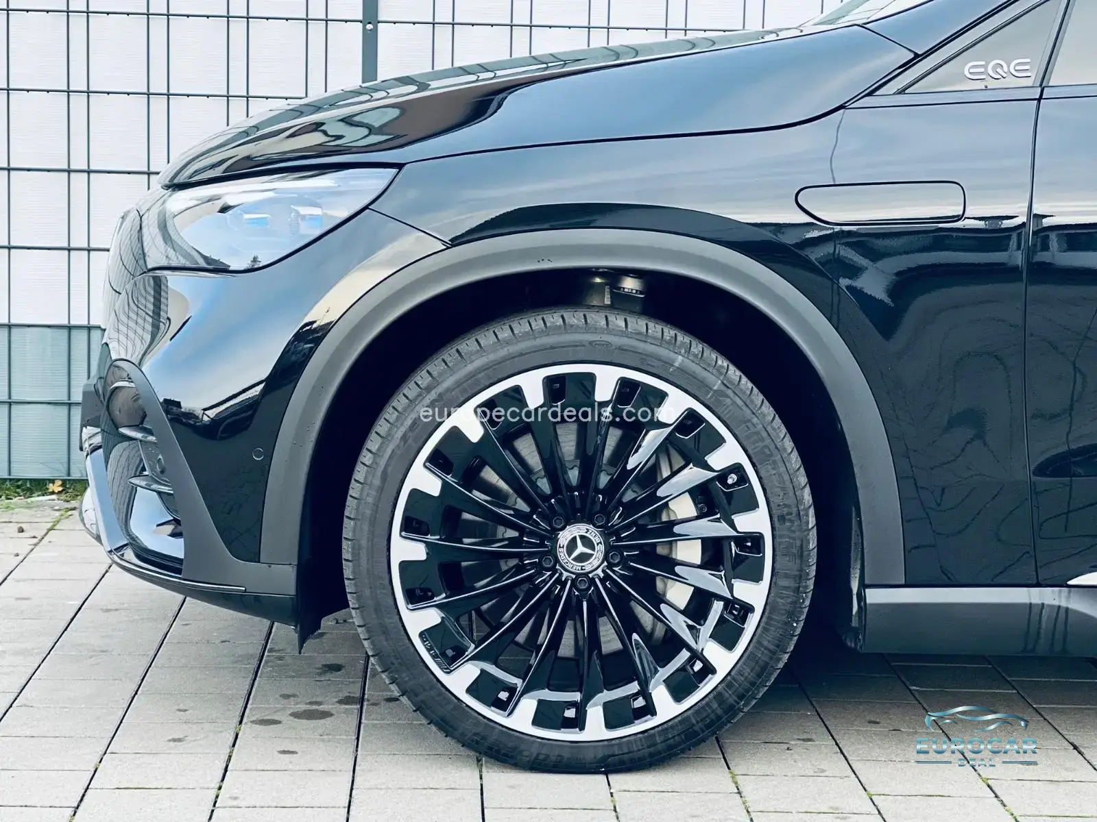 Mercedes-Benz EQE SUV