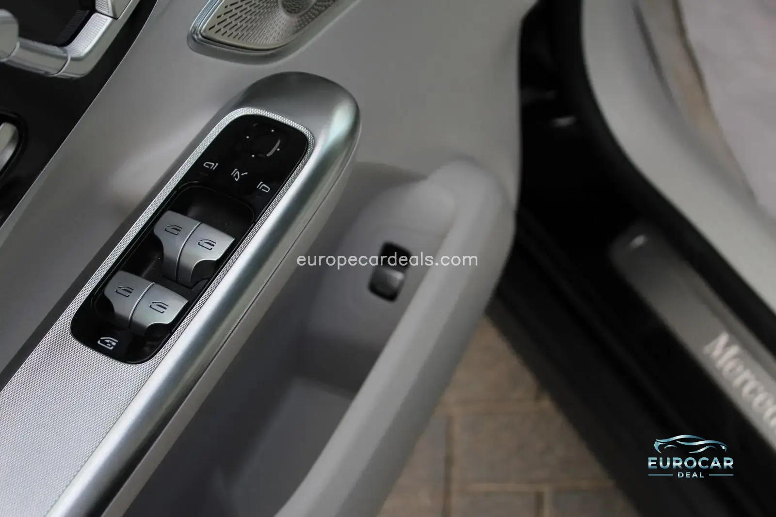 Mercedes-Benz EQE SUV