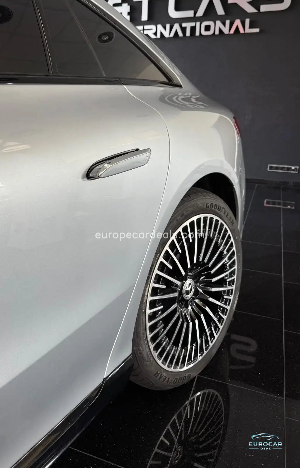 Mercedes-Benz EQS
