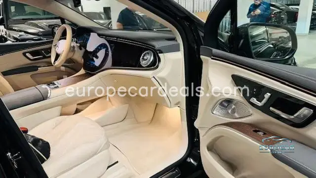 Mercedes-Benz EQS