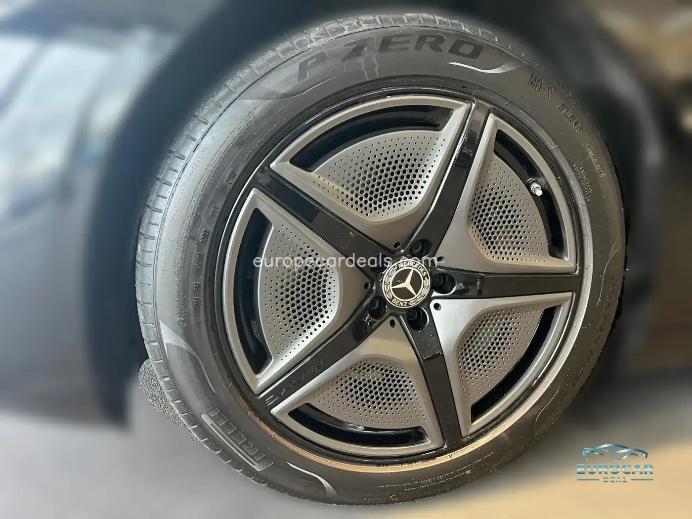 Mercedes-Benz EQS