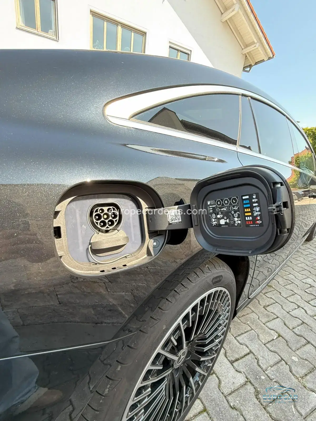 Mercedes-Benz EQS
