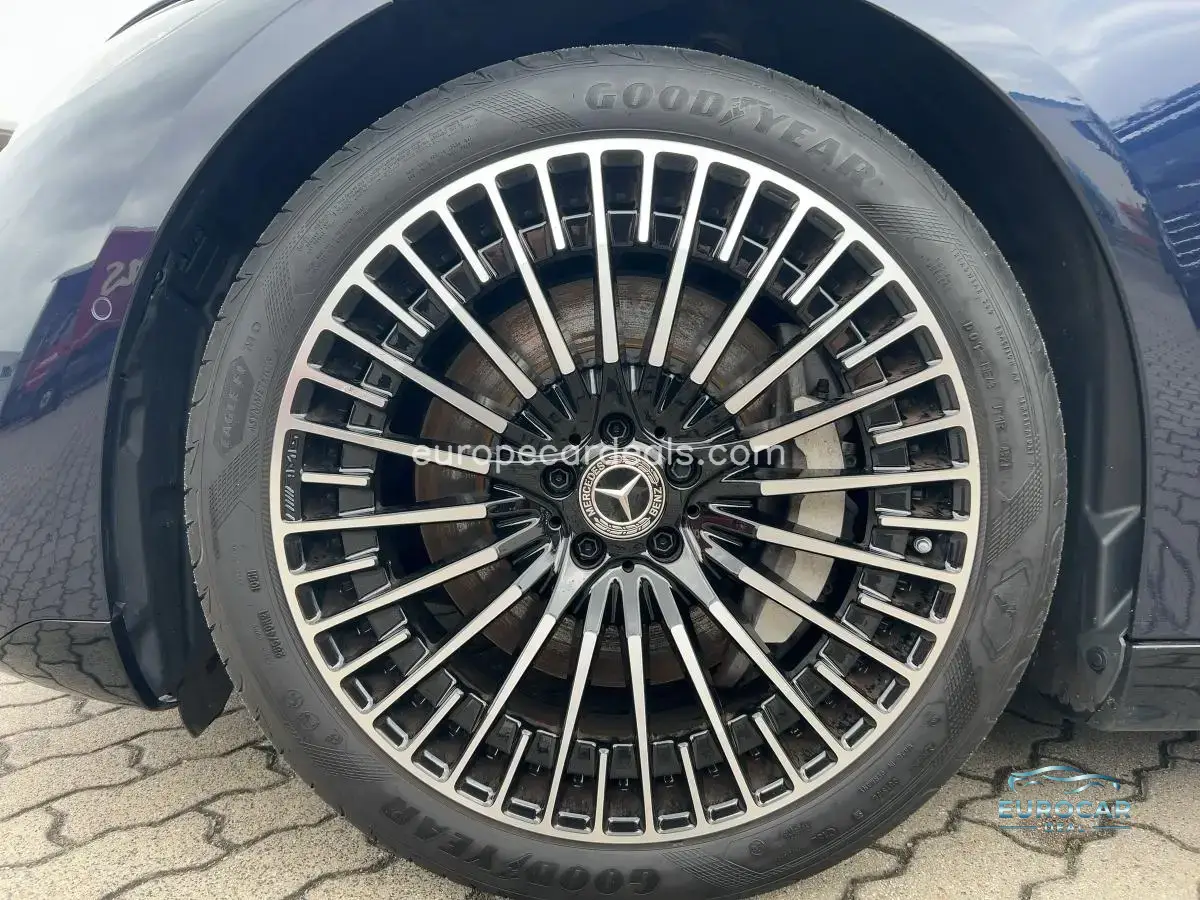 Mercedes-Benz EQS