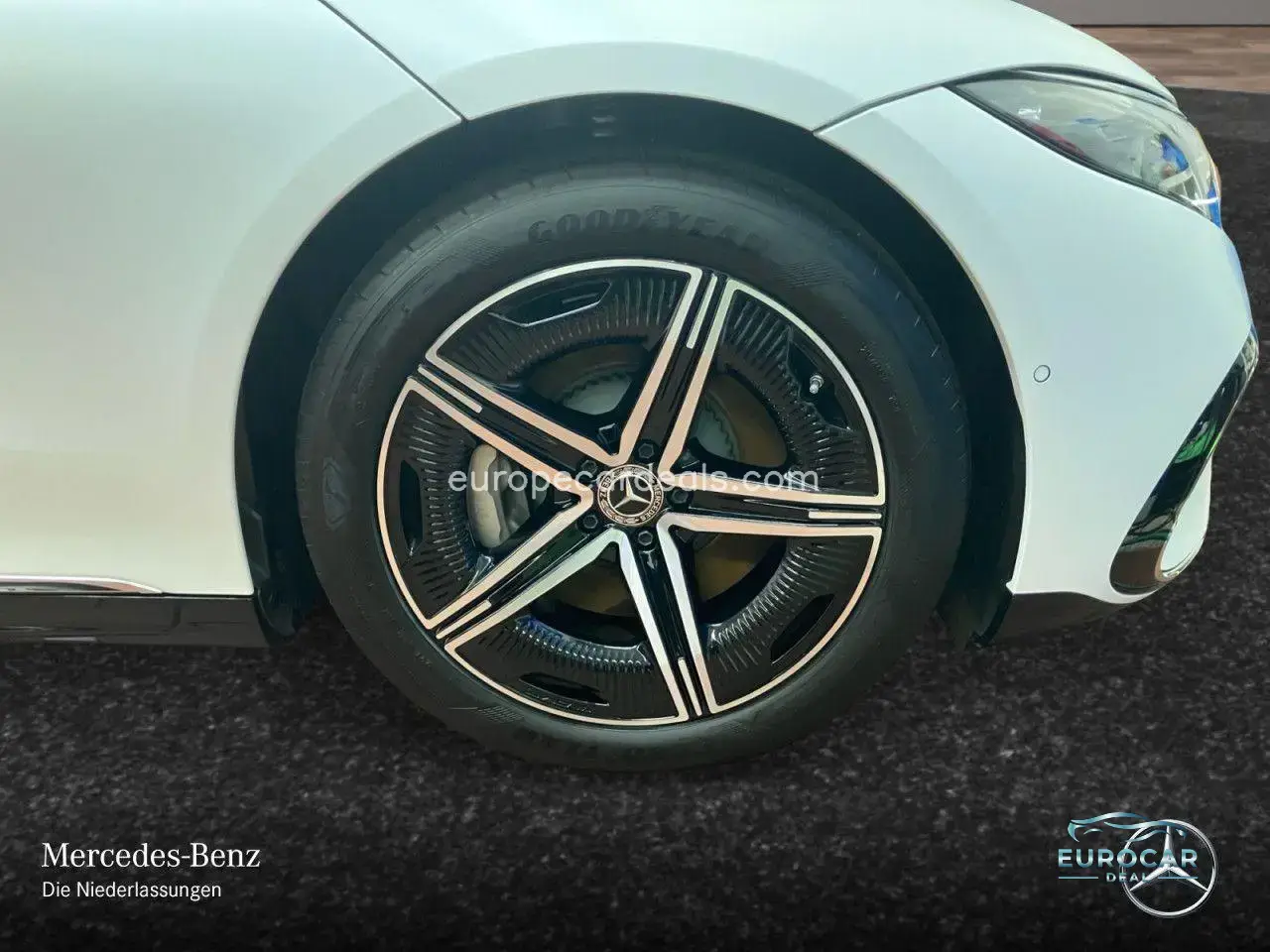 Mercedes-Benz EQS