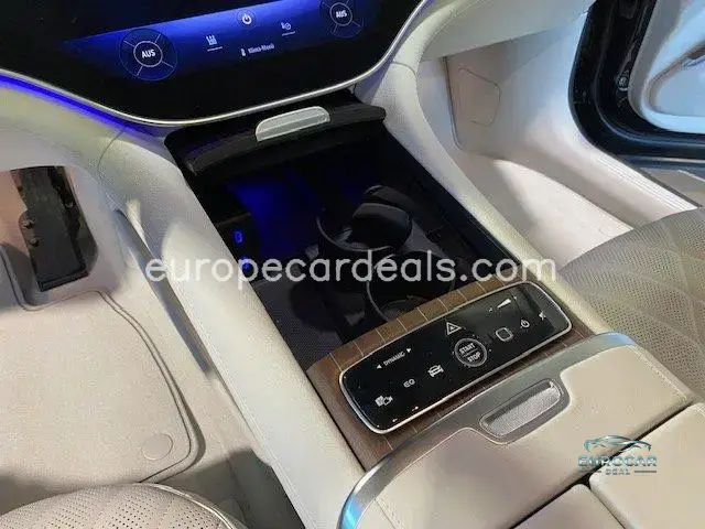 Mercedes-Benz EQS