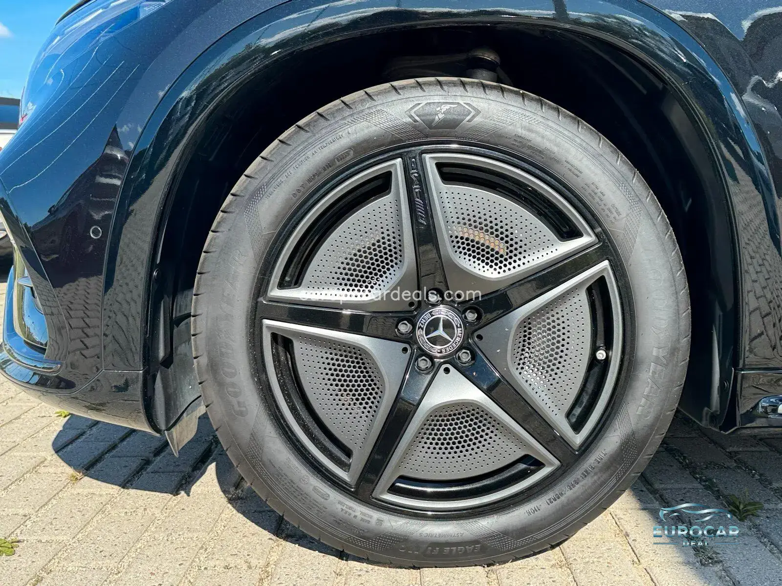 Mercedes-Benz EQS