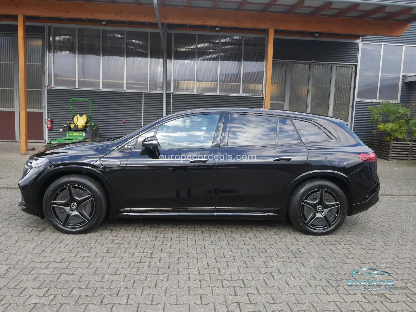Mercedes-Benz EQS SUV