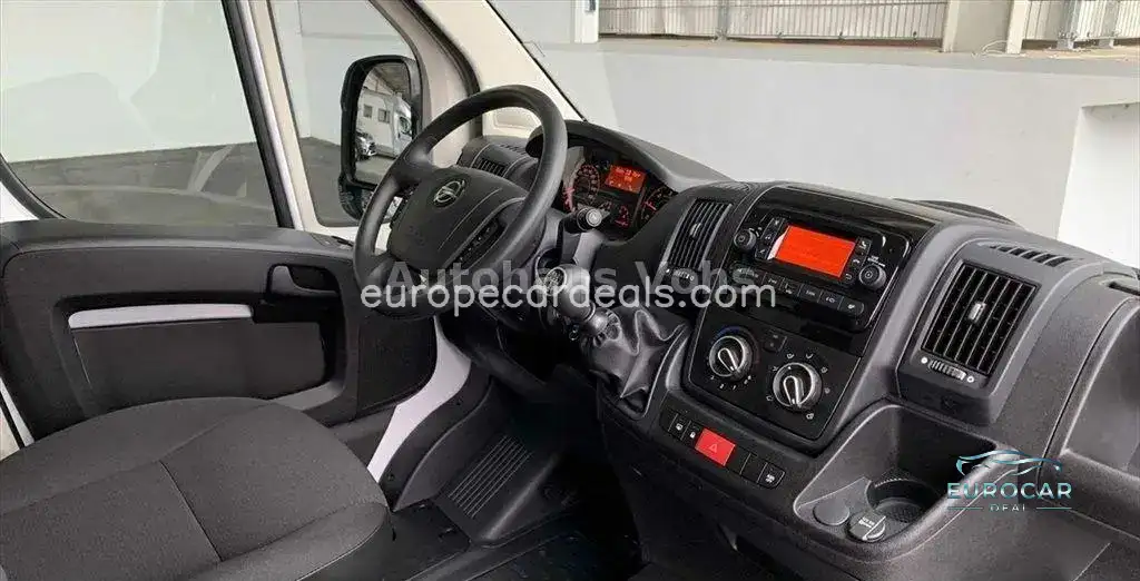 Opel Movano