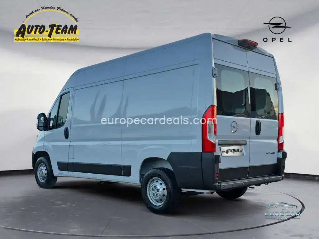 Opel Movano
