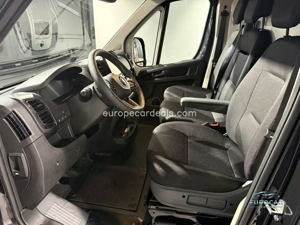 Opel Movano