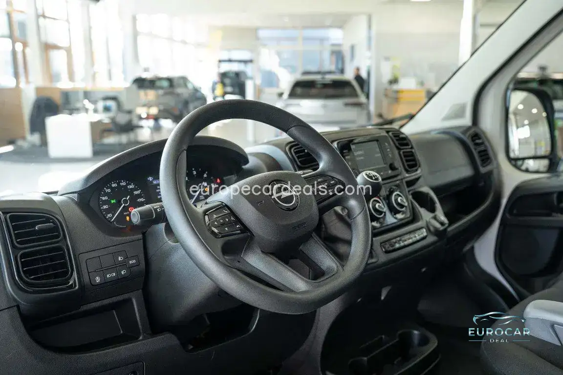 Opel Movano