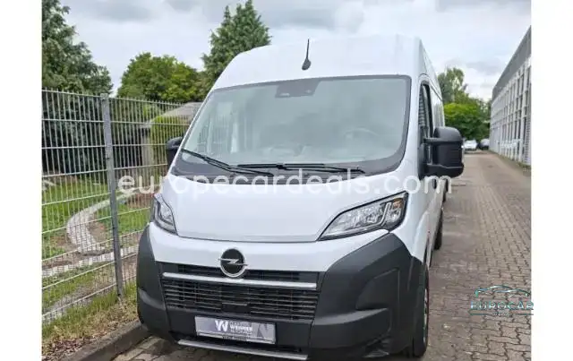 Opel Movano