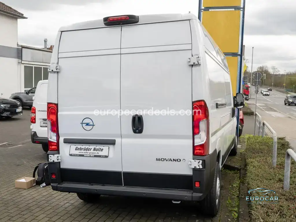 Opel Movano