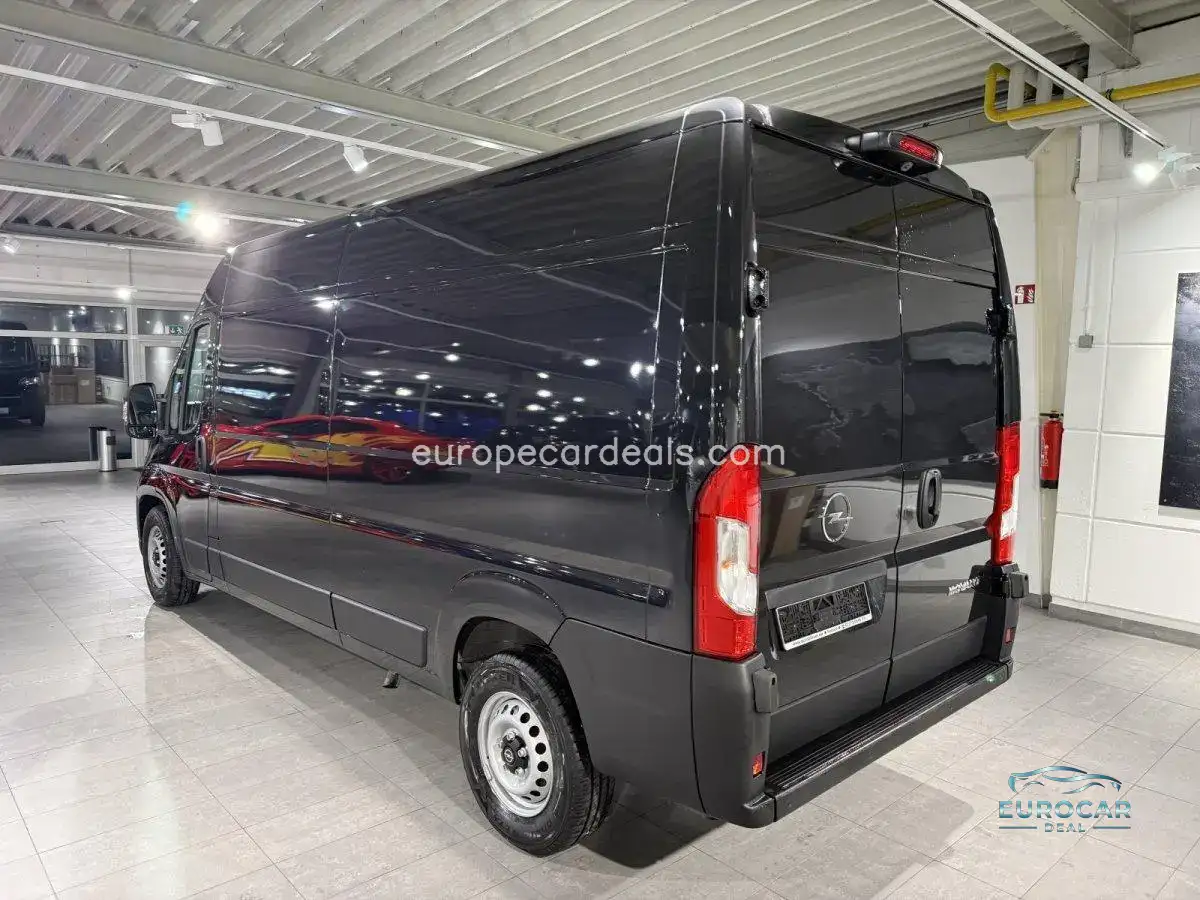 Opel Movano