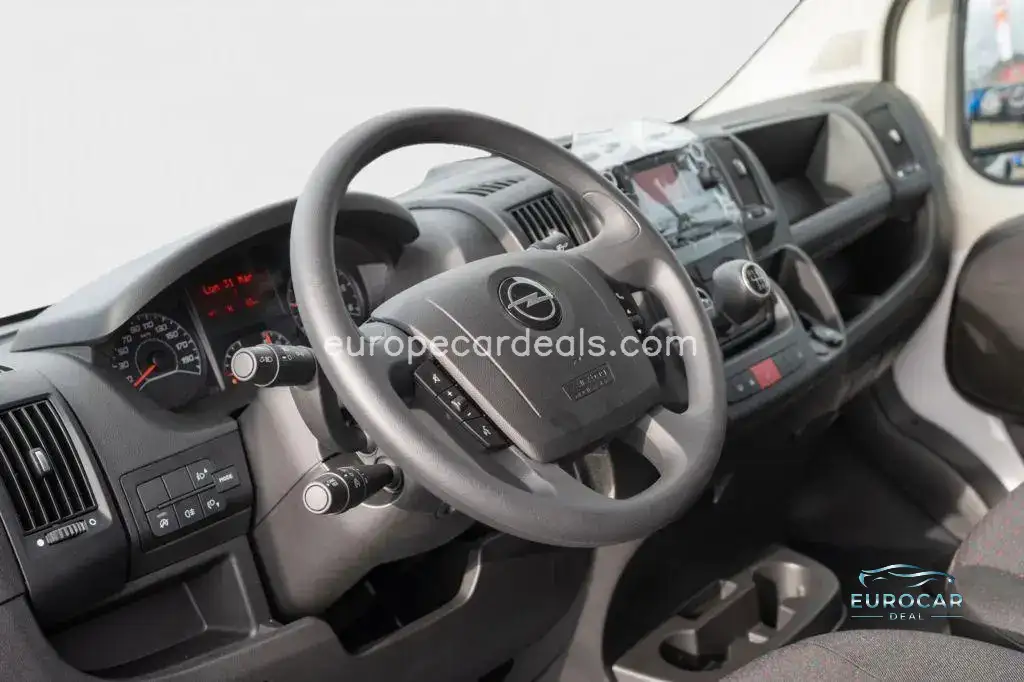 Opel Movano
