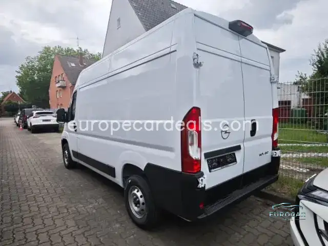 Opel Movano