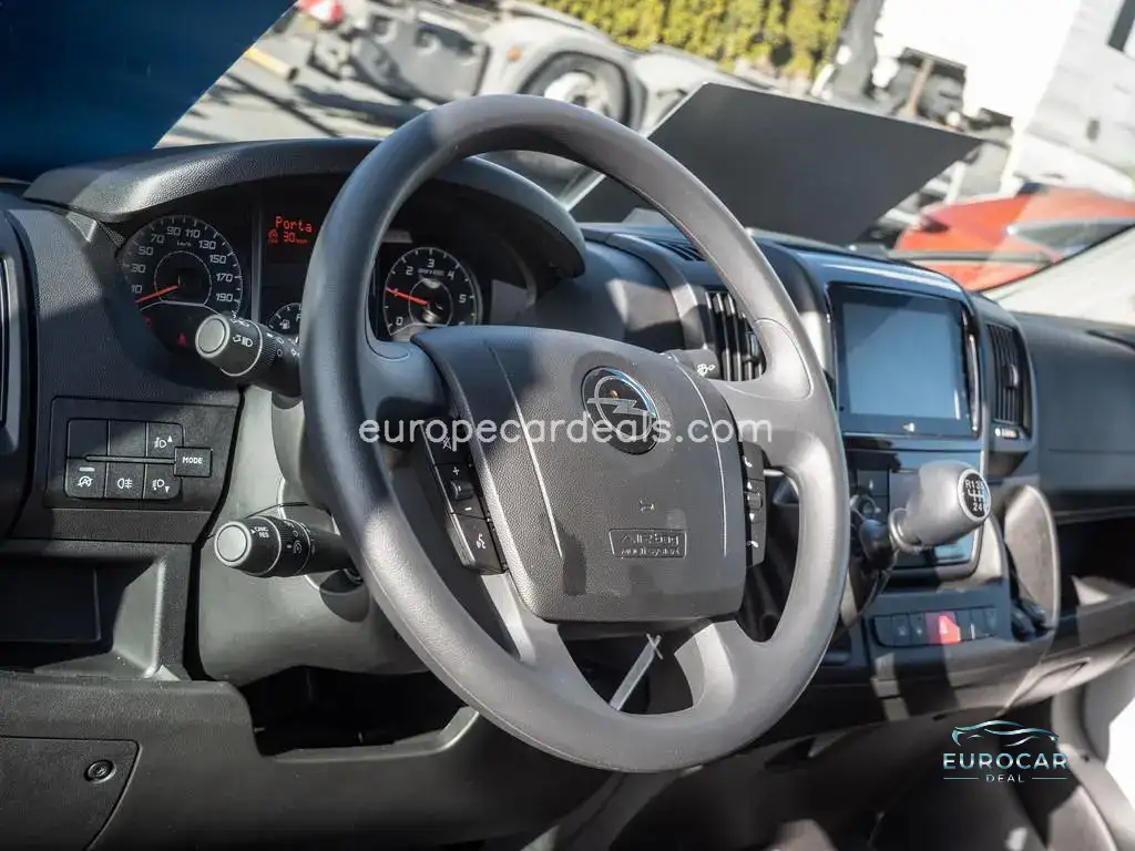 Opel Movano