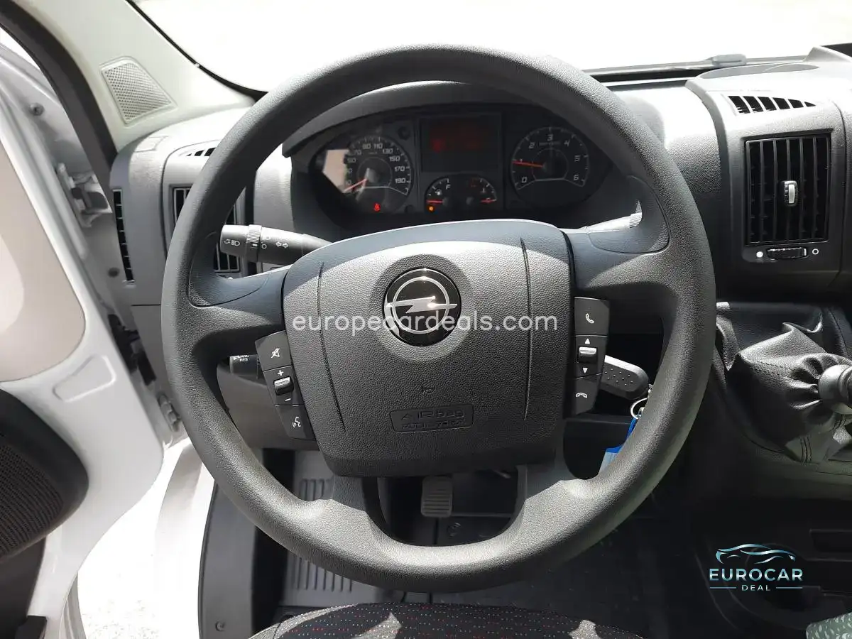 Opel Movano