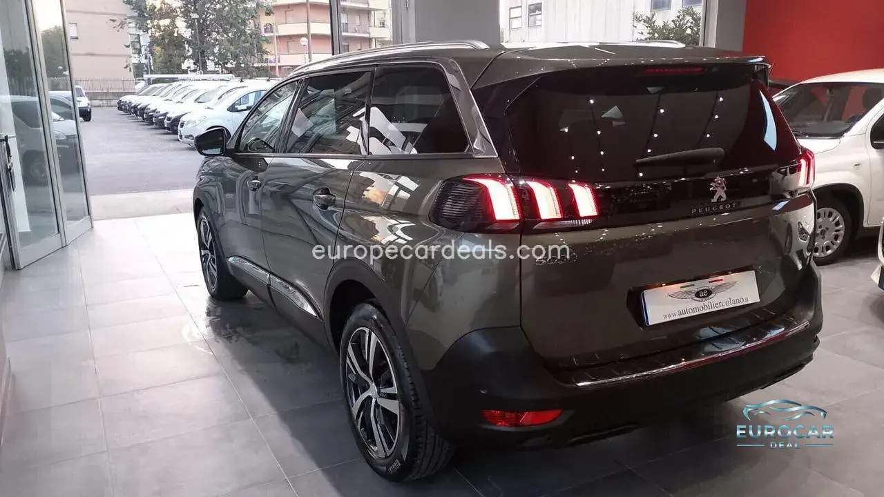 Peugeot 5008