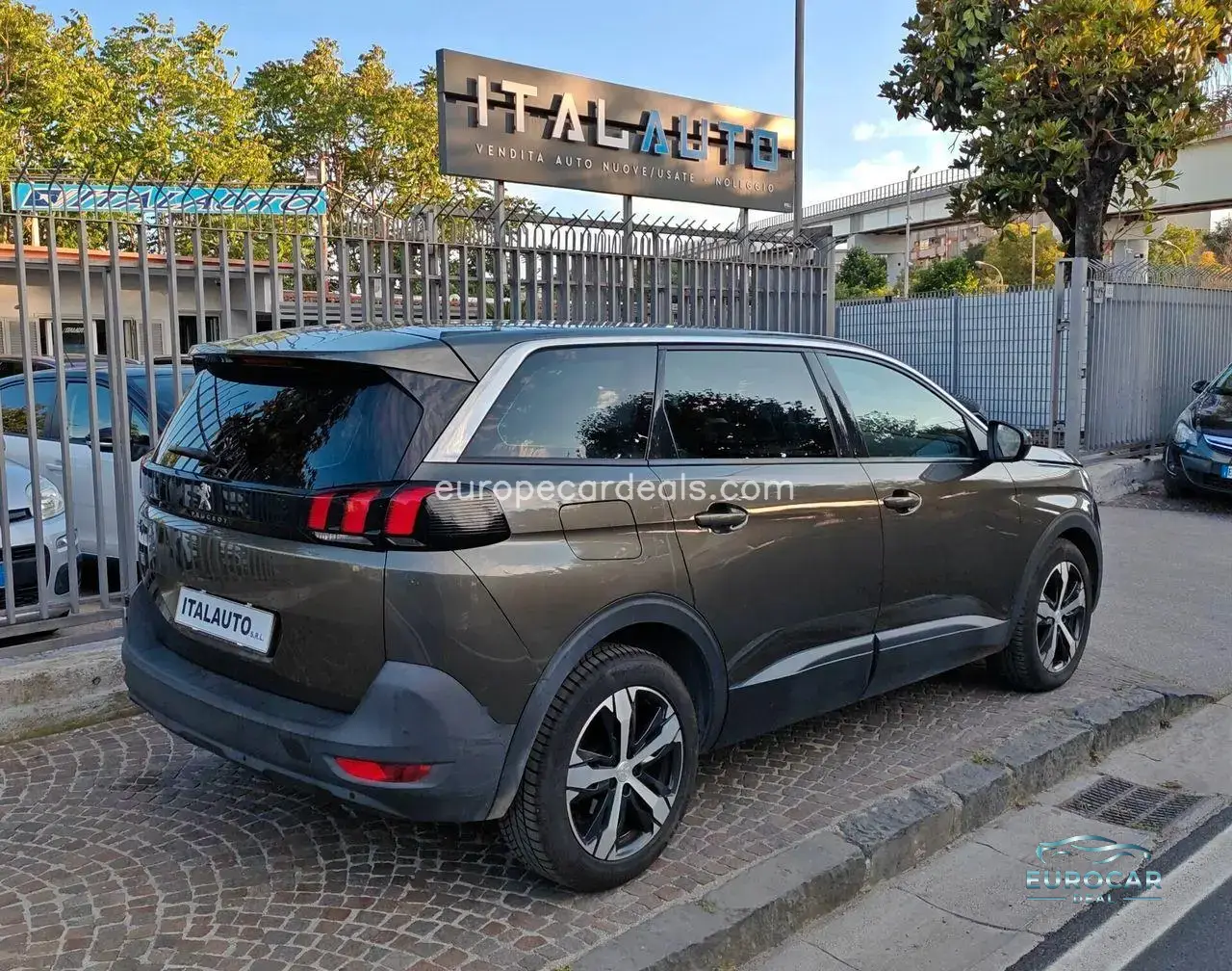 Peugeot 5008