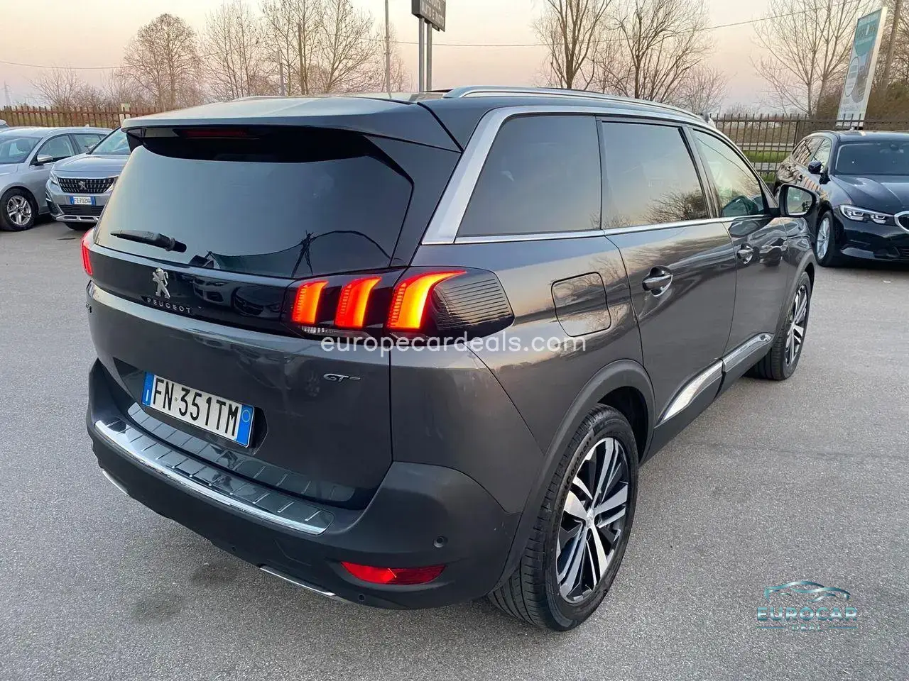 Peugeot 5008