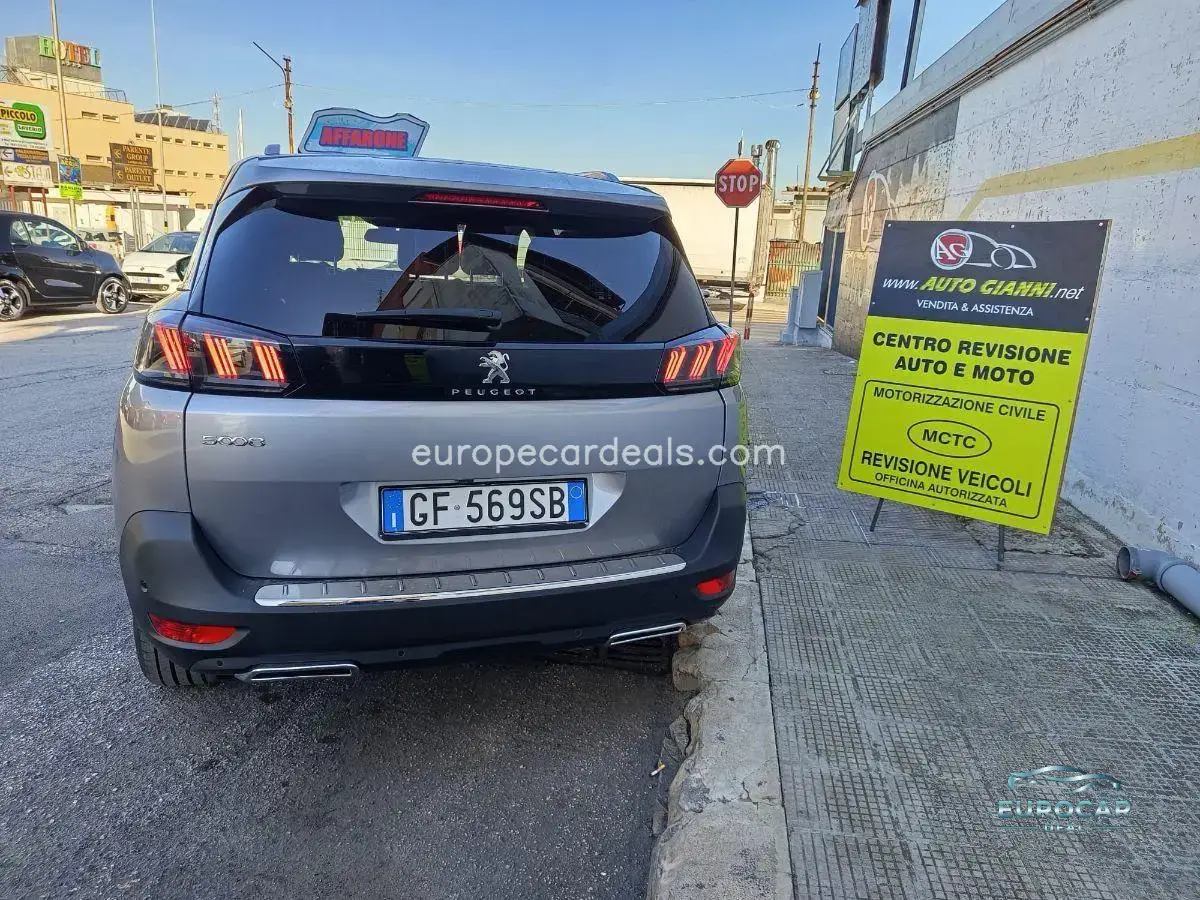Peugeot 5008