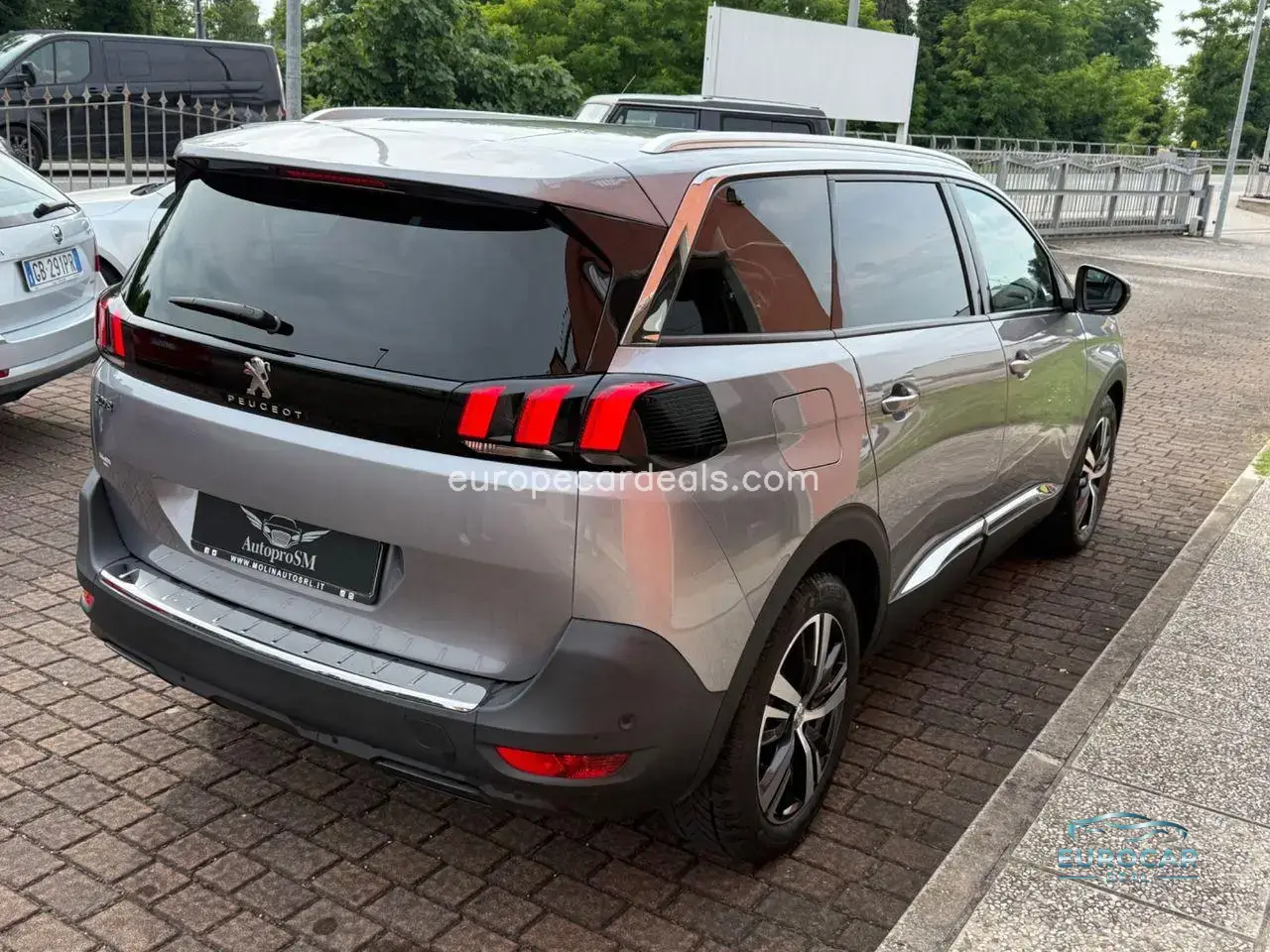 Peugeot 5008