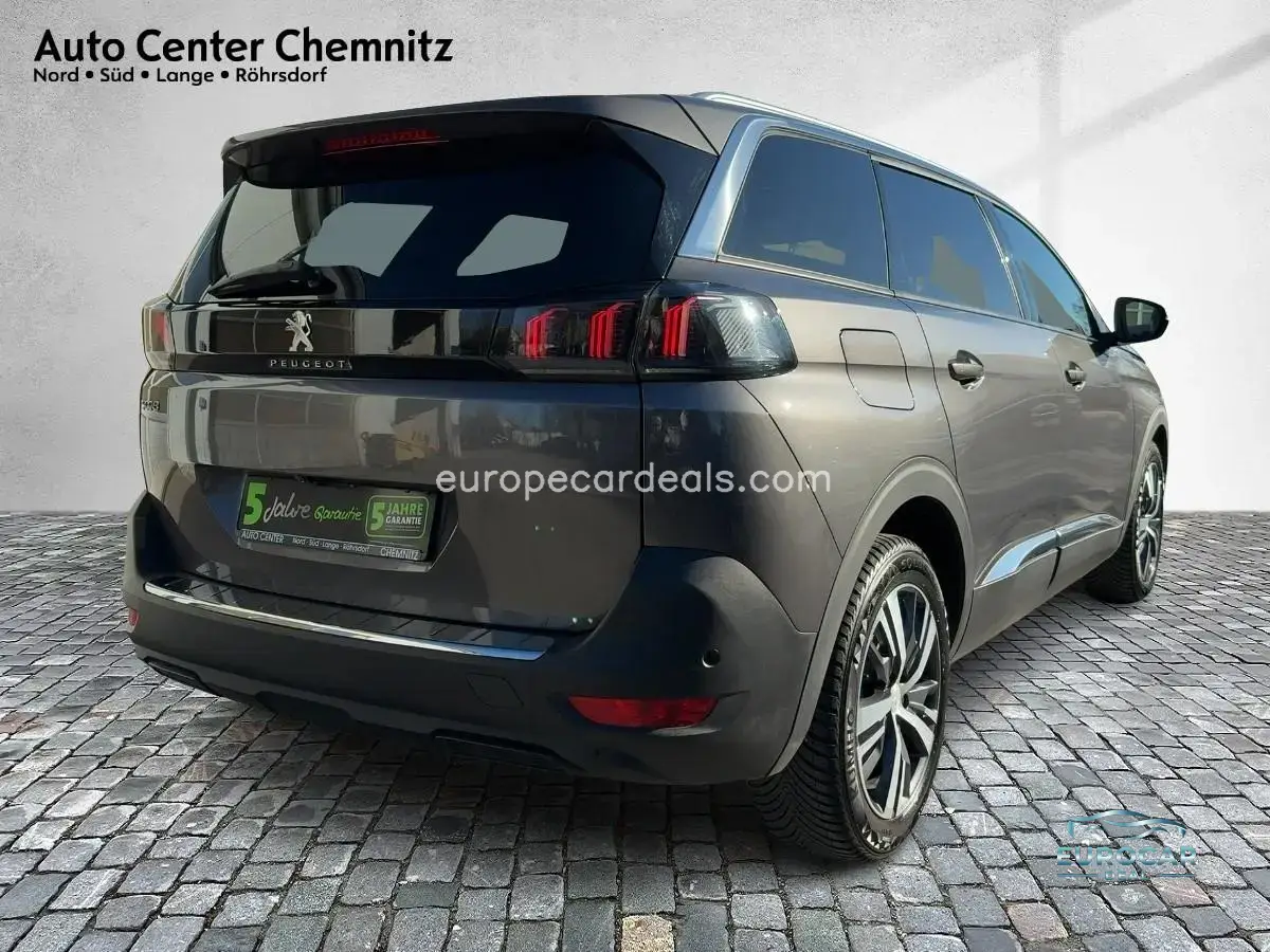 Peugeot 5008