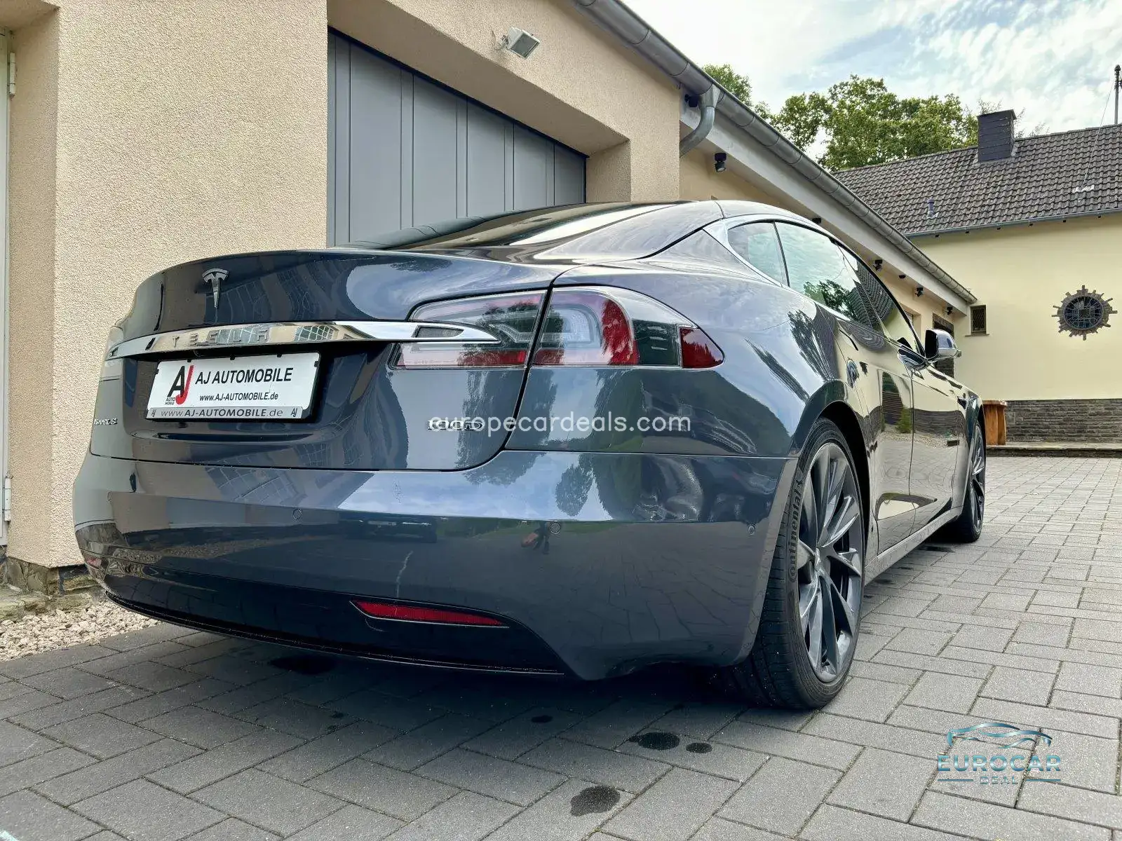 Tesla Model S
