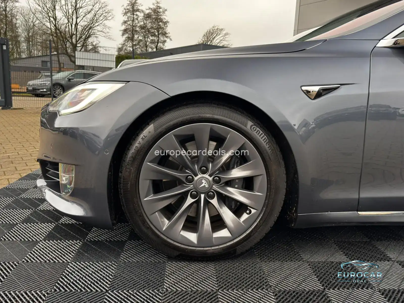 Tesla Model S