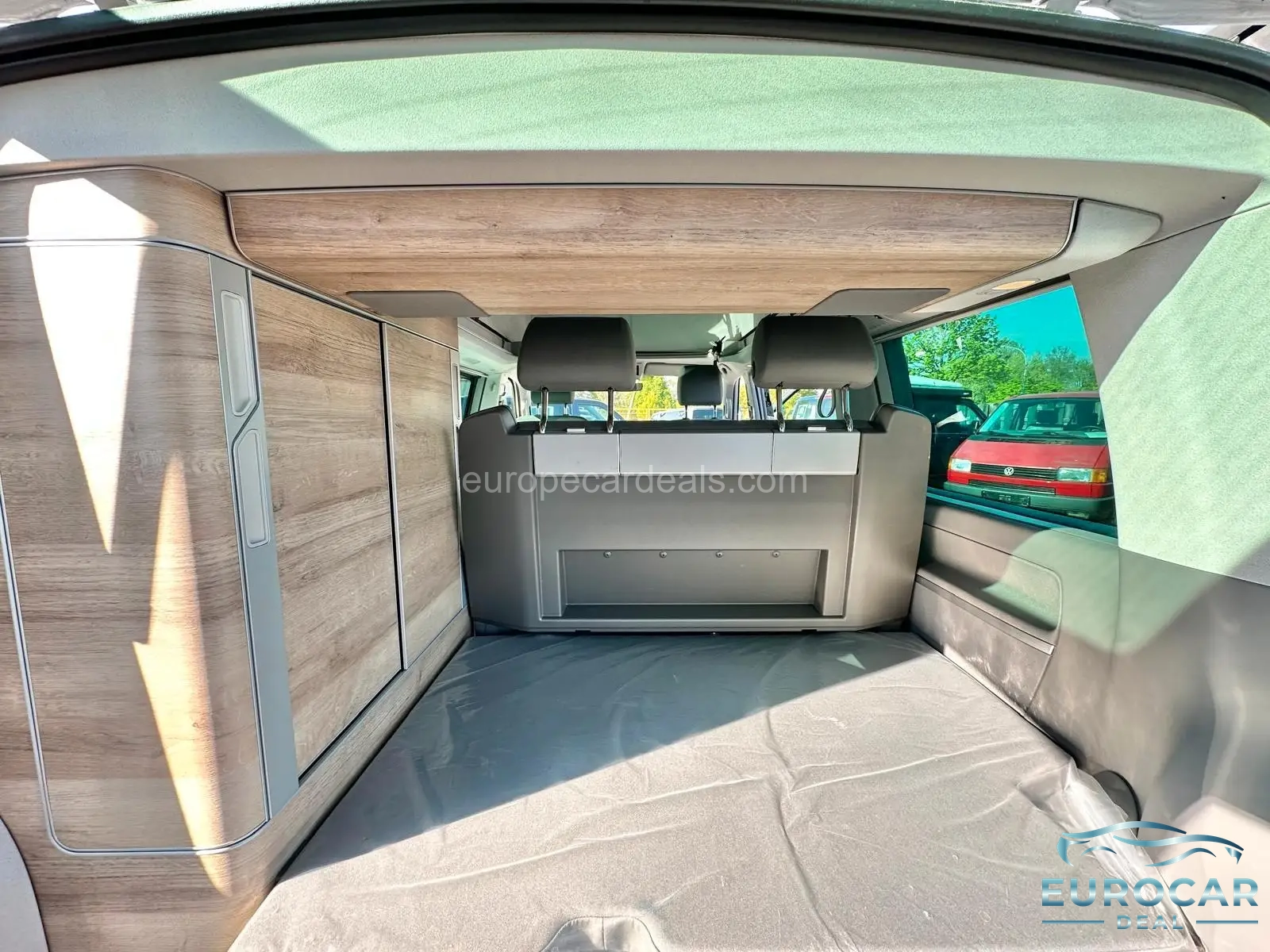 Volkswagen T6 California