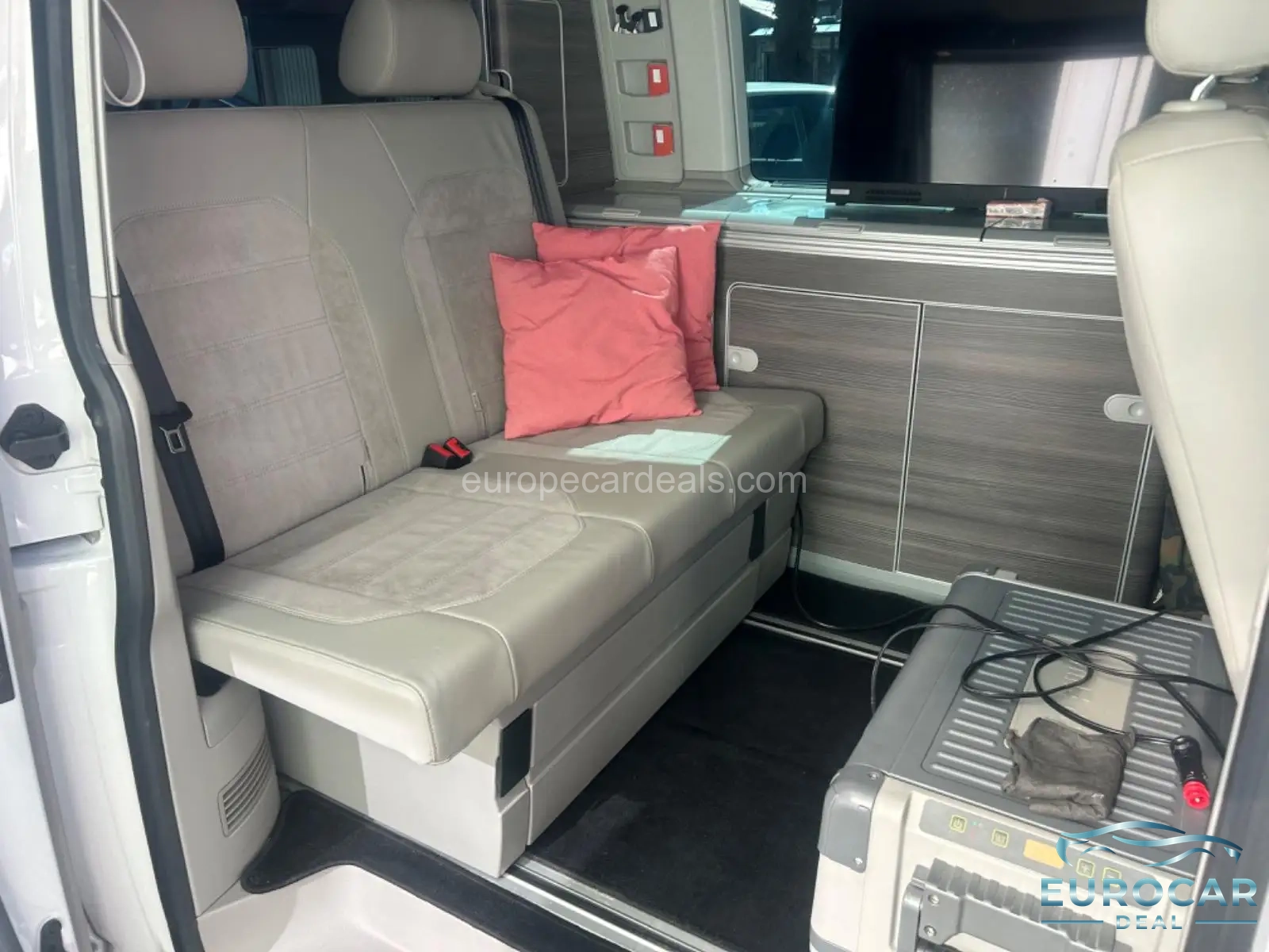 Volkswagen T6 California
