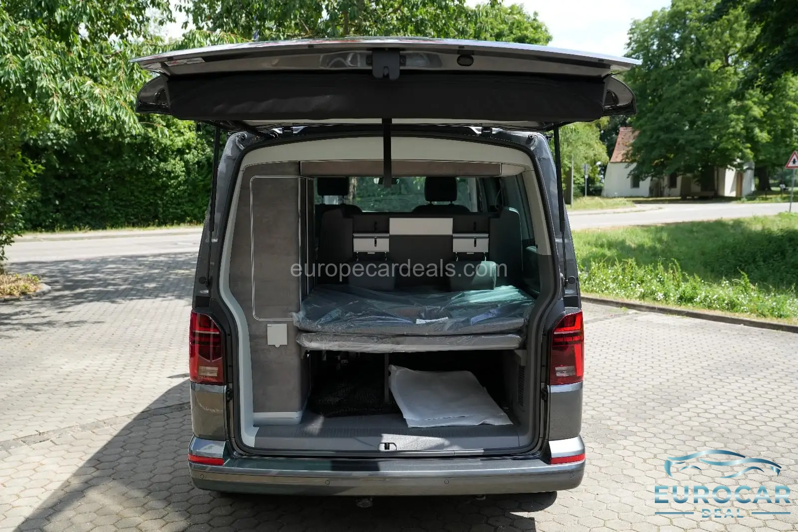 Volkswagen T6 California
