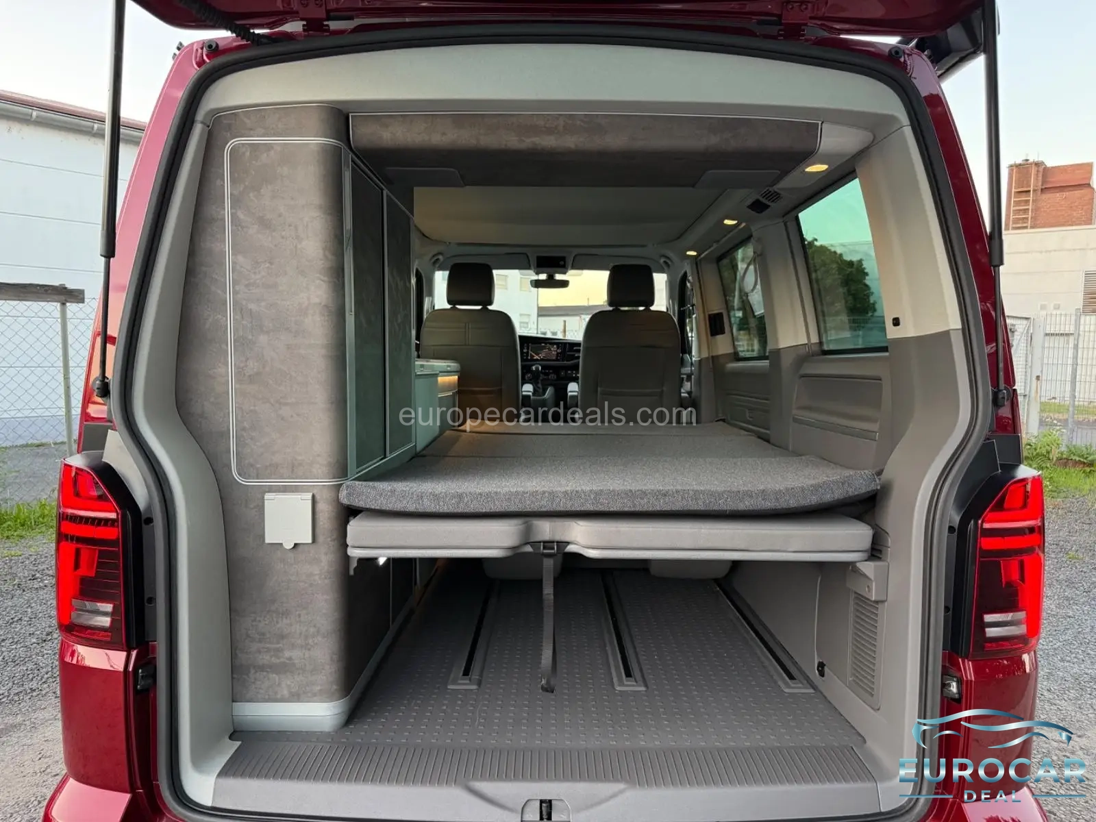 Volkswagen T6 California