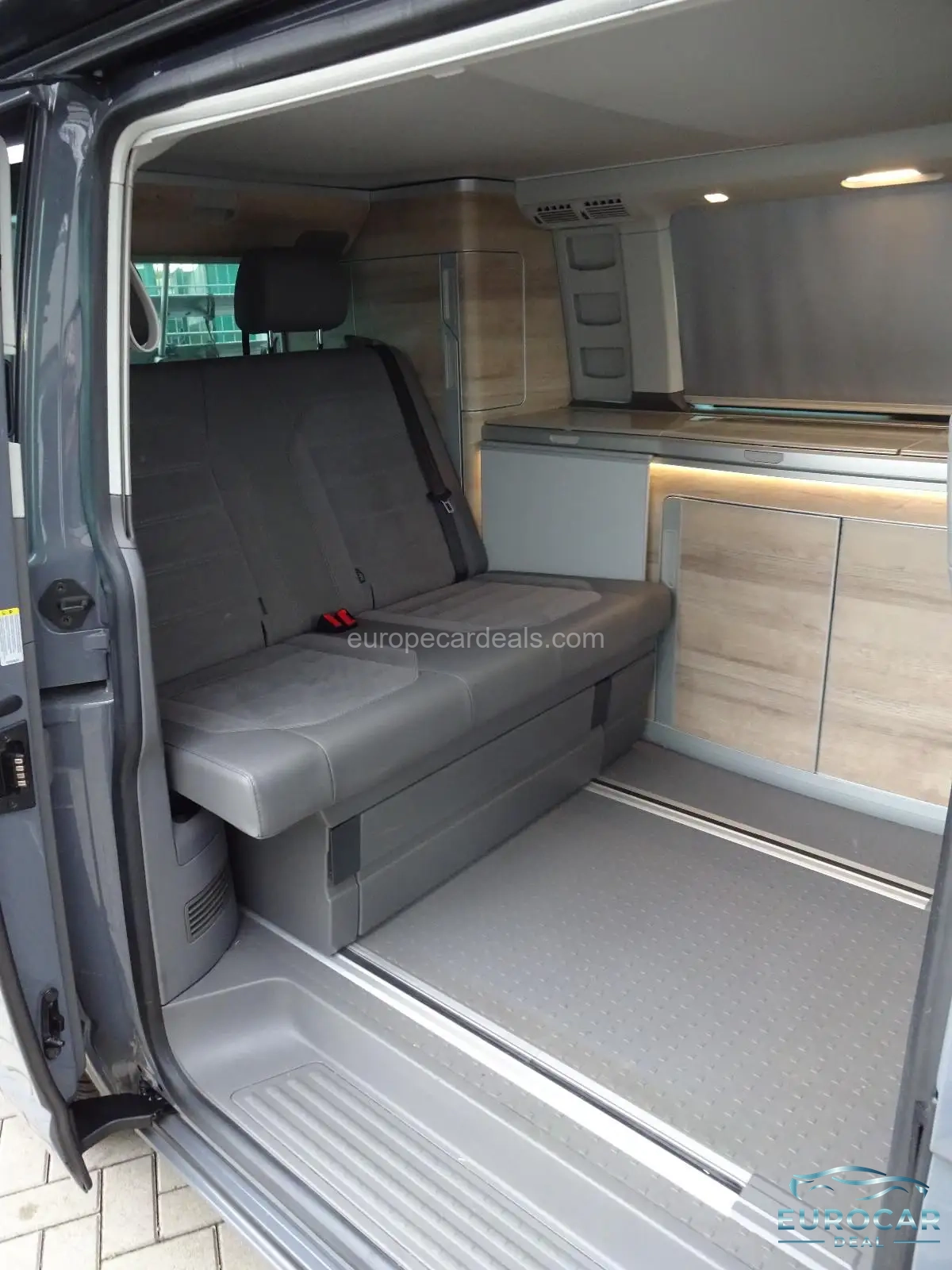 Volkswagen T6 California