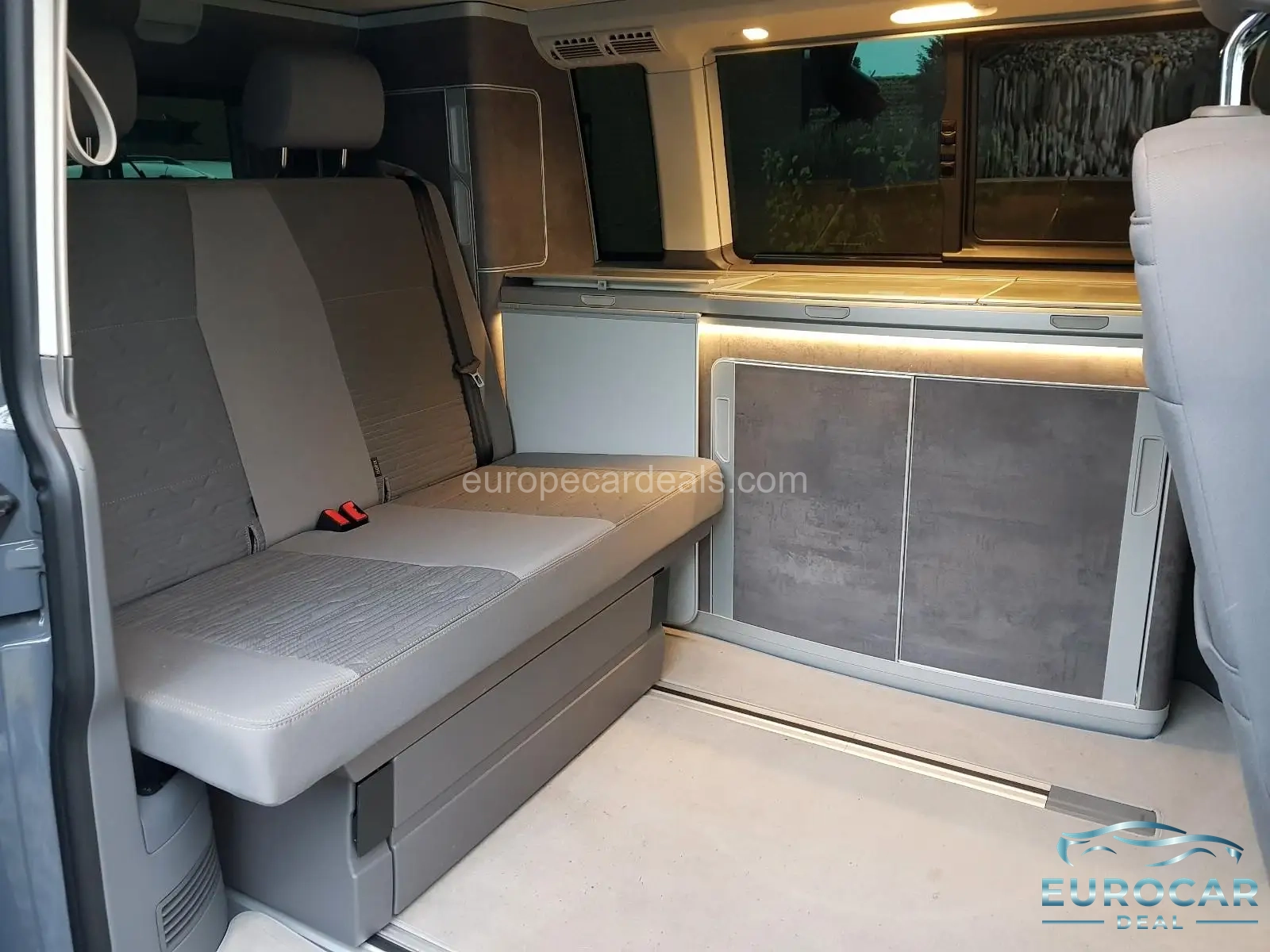 Volkswagen T6 California