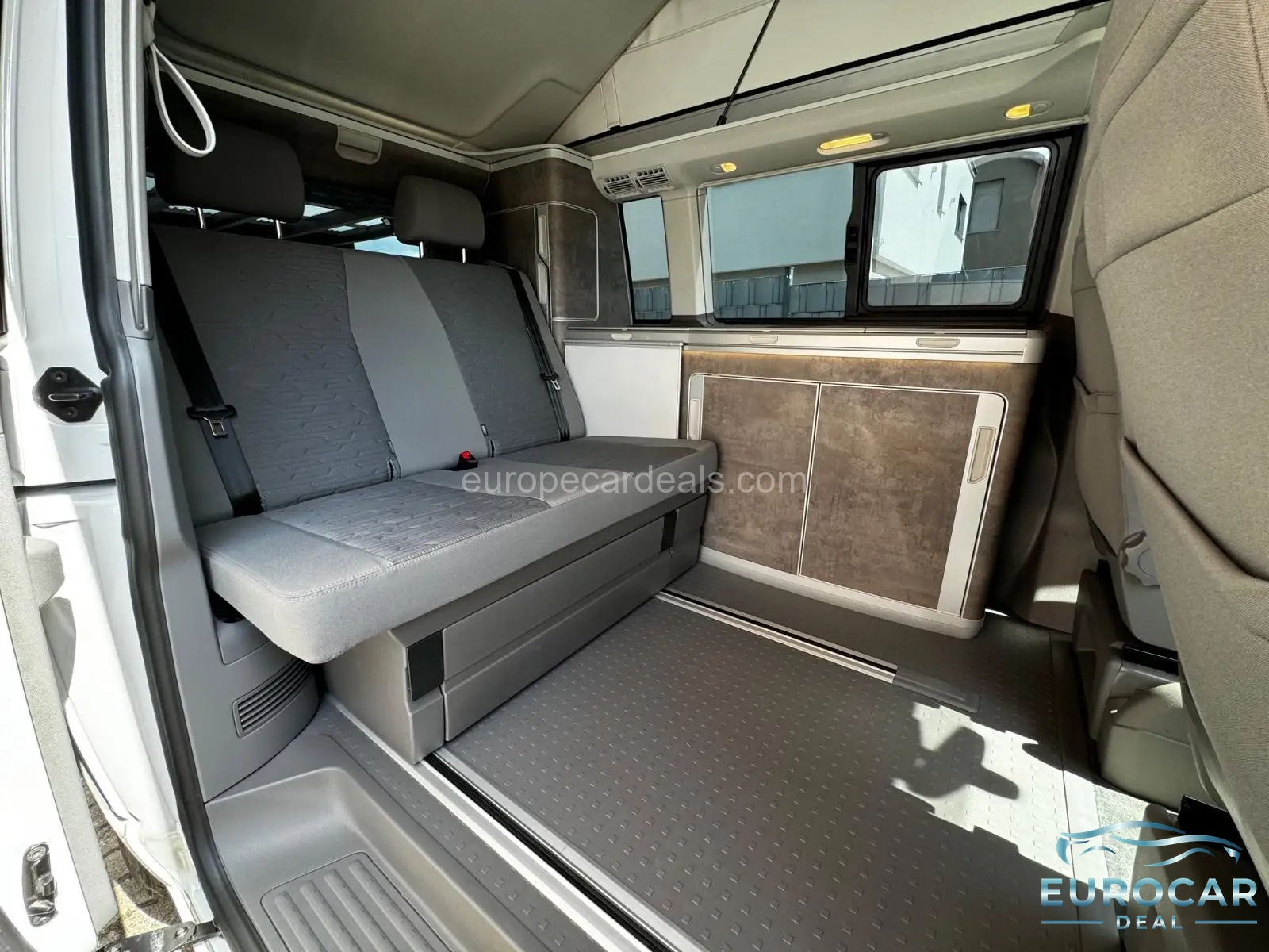 Volkswagen T6 California