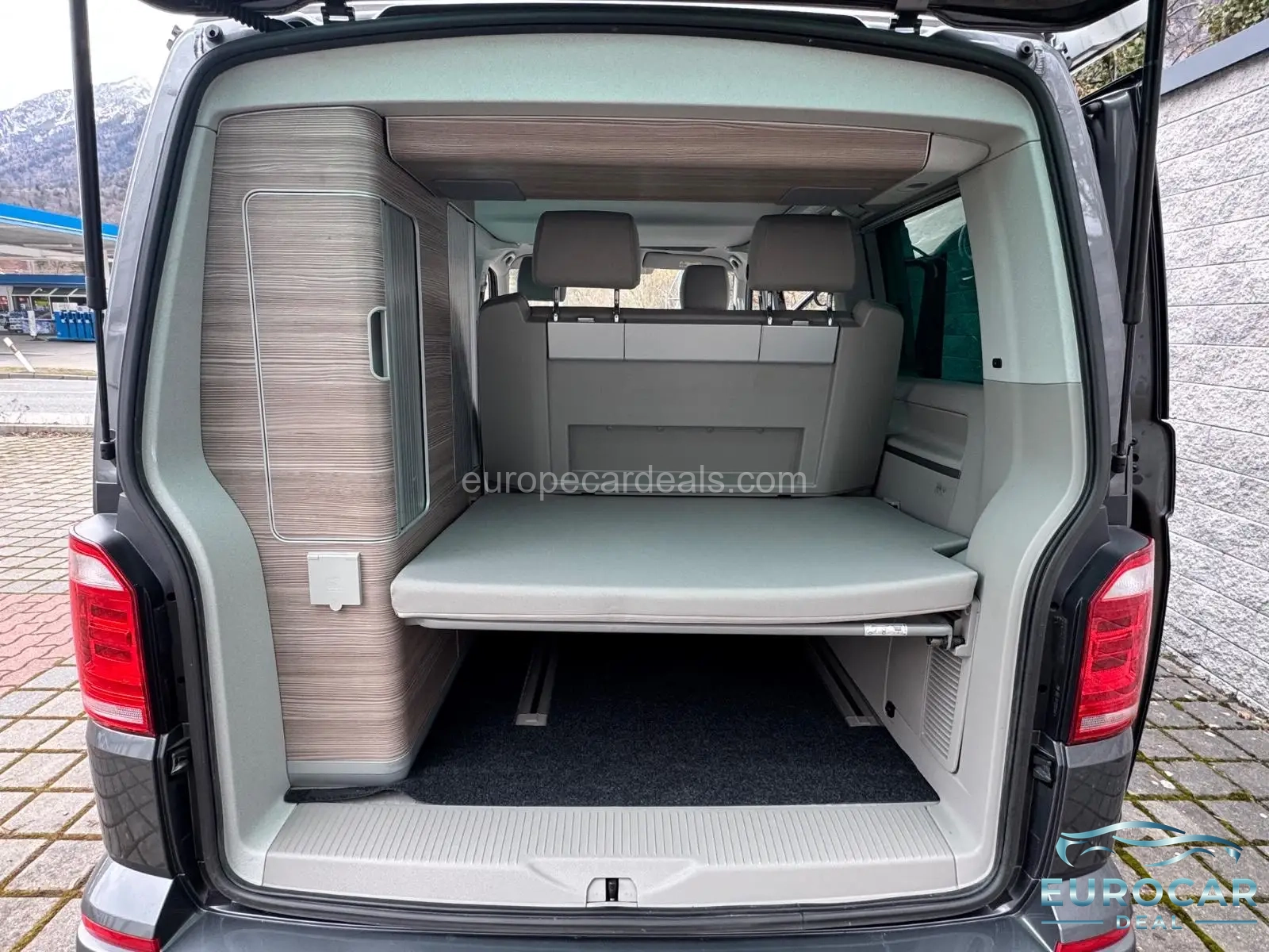 Volkswagen T6 California
