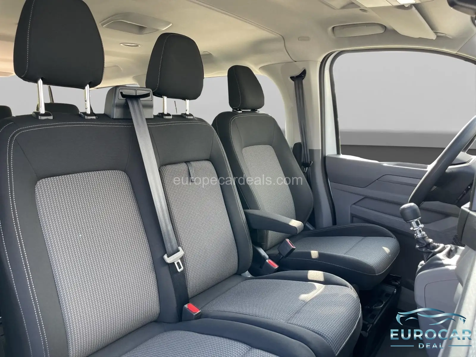 Volkswagen T7 Kombi