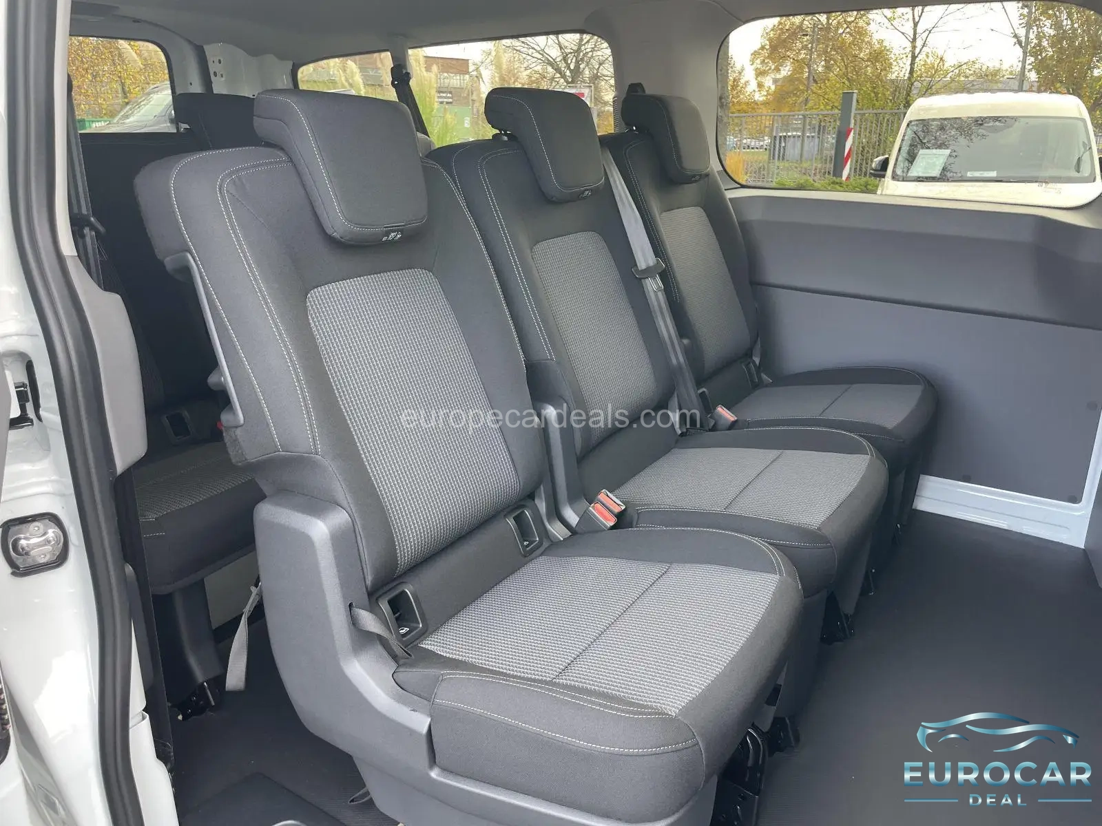 Volkswagen T7 Kombi
