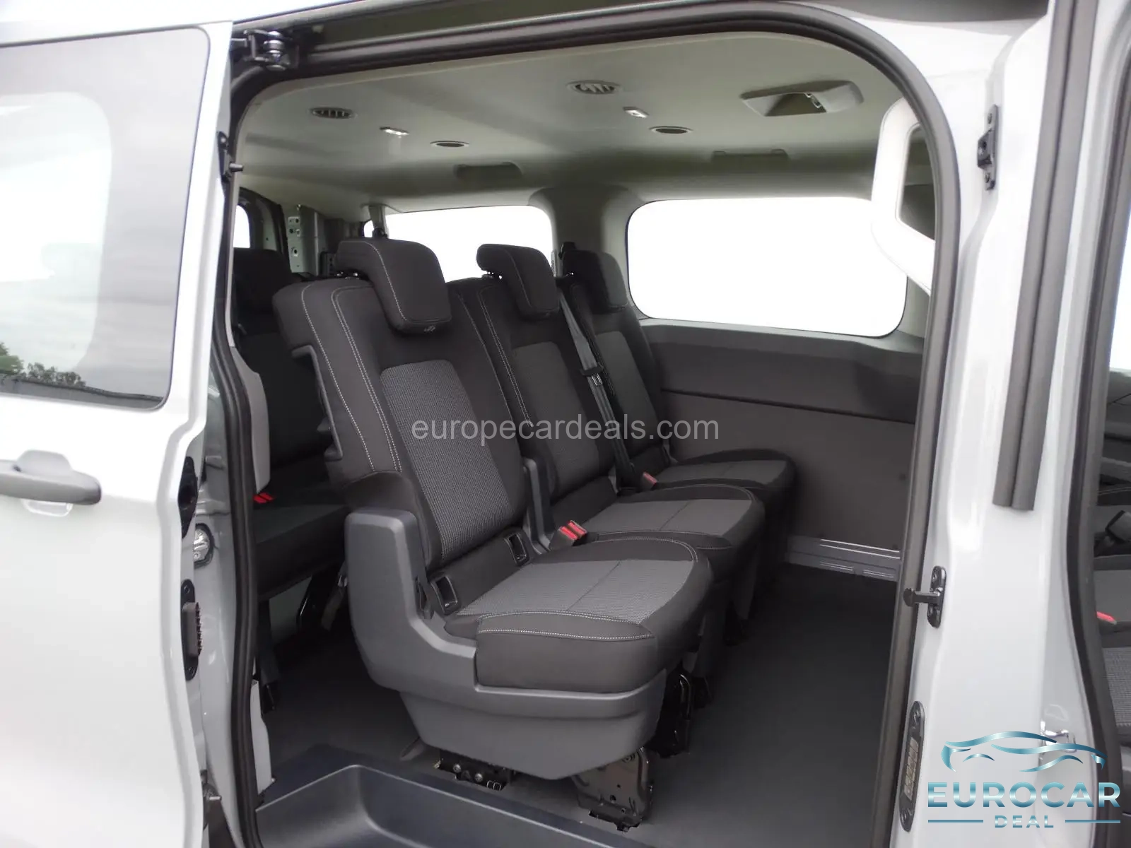Volkswagen T7 Kombi