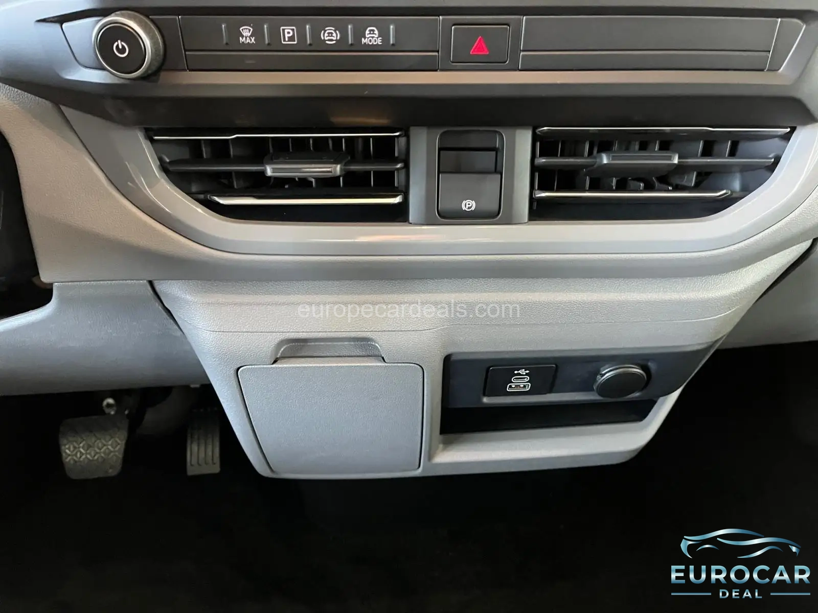 Volkswagen T7 Caravelle